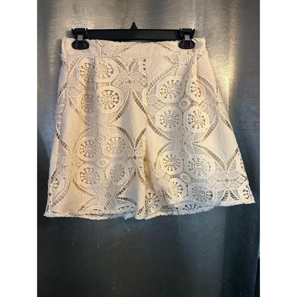 UTCOCO 2 piece beige lace NWT